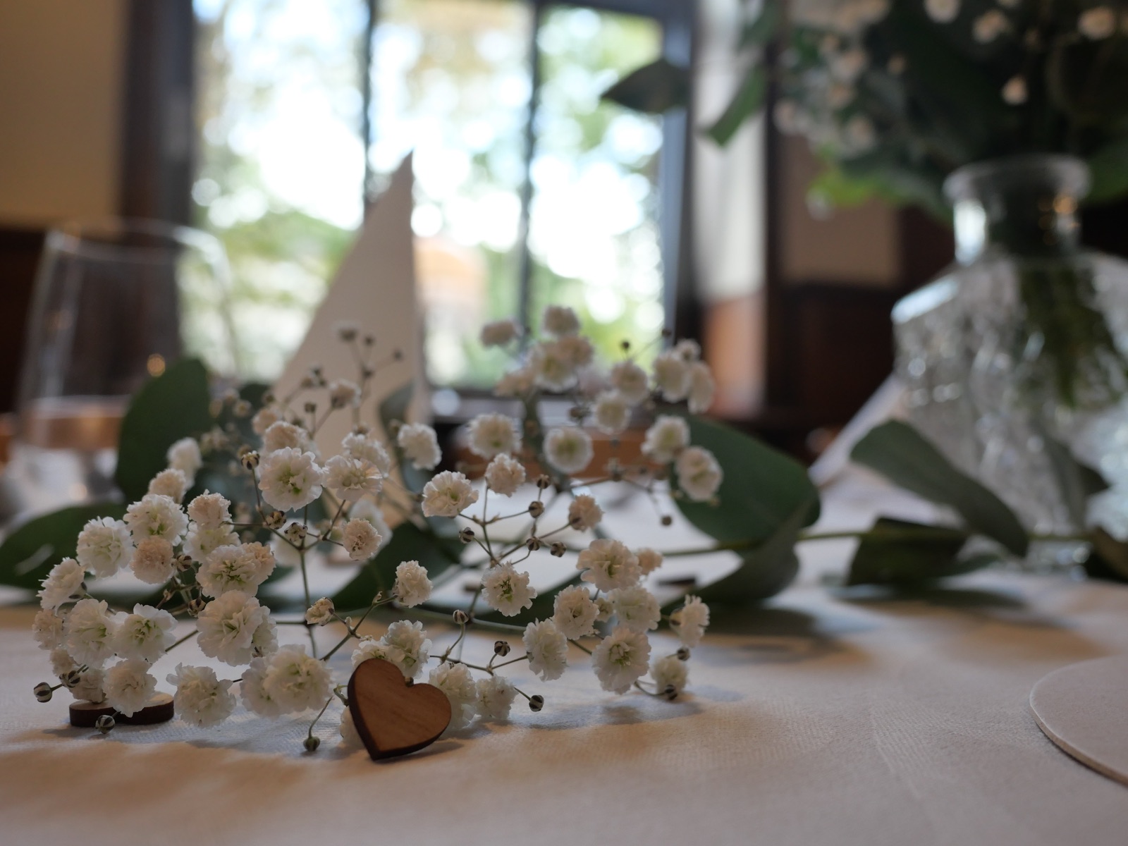 Festliche Tischdekoration im Gasthaus Justus